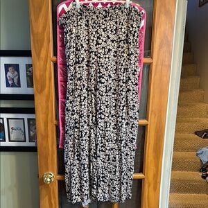 Floral Navy and White Women's pants